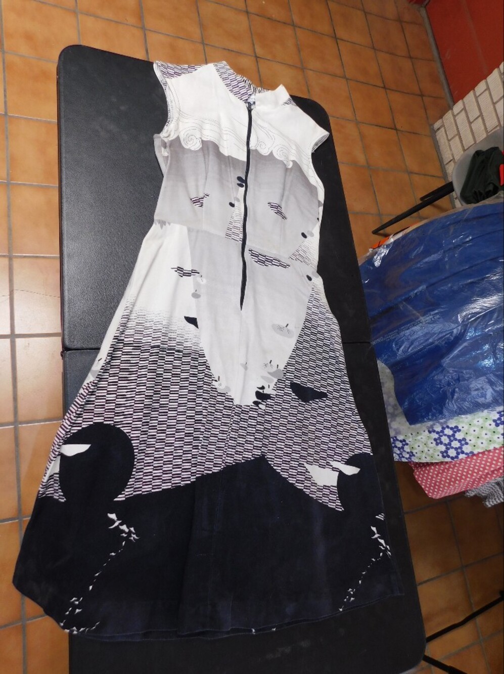 VINTAGE - Black & White Printed Dress